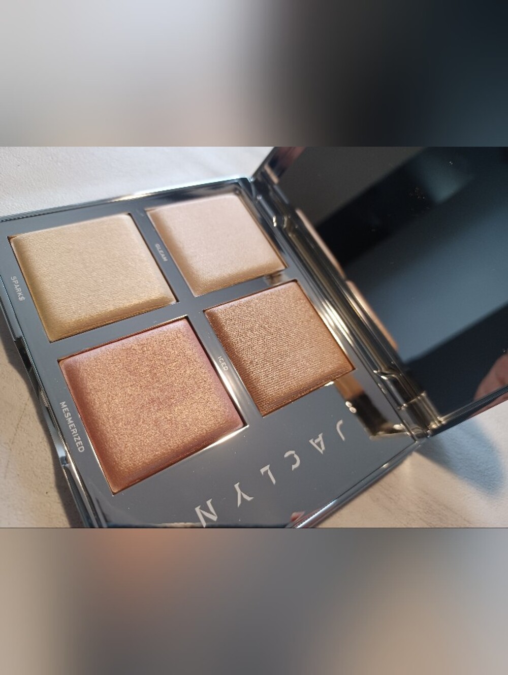 Jaclyn Hill Highlighter Palette — Champagne & Rose Gold Glow - Picture 2 of 3